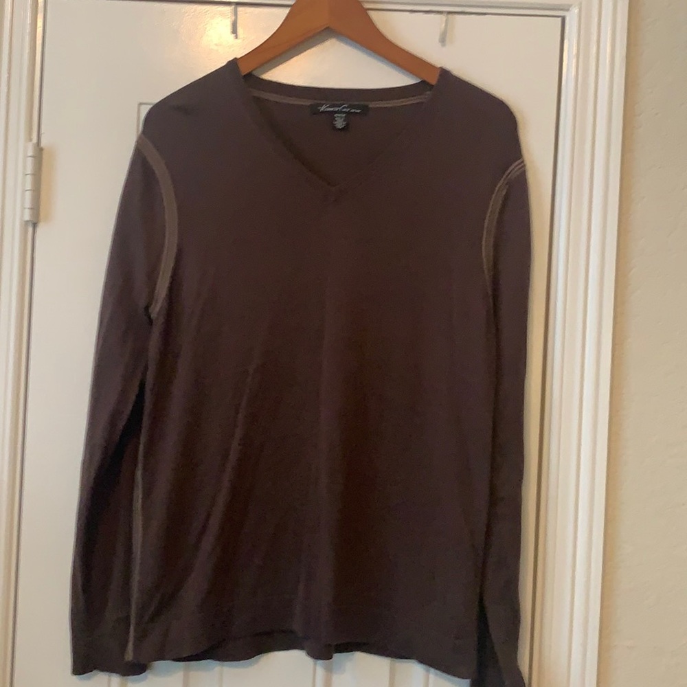 Kenneth Cole Men's Long Sleeve V-Neck Shirt Brown Medium Exposed Seam Pullover